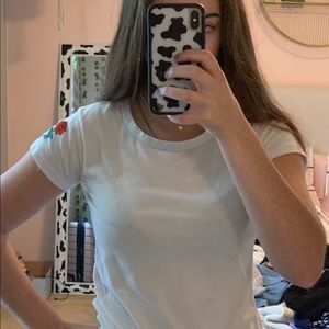 ✰ Brandy Melville/JGalt white t w/ Rose sleeve